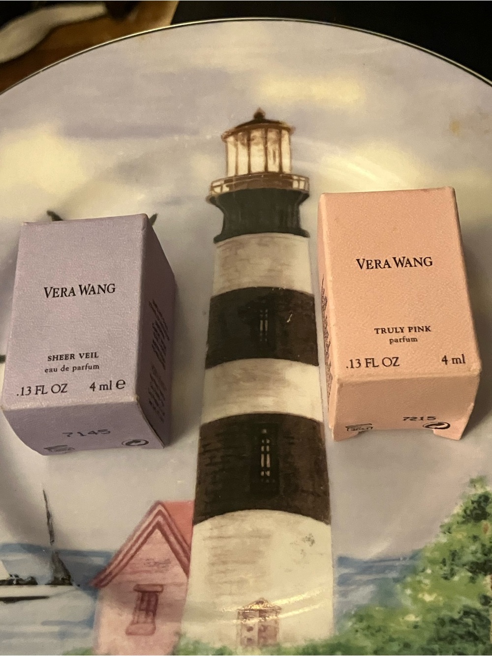 Vera Wang Mini Perfume Boxes in Lavender and Pale Pink with Perfume 🥰
